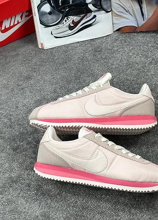 Nike cortez light soft pink