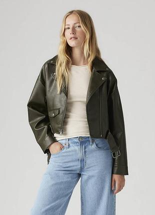 Жіноча куртка з екошкіри levi's на блискавці