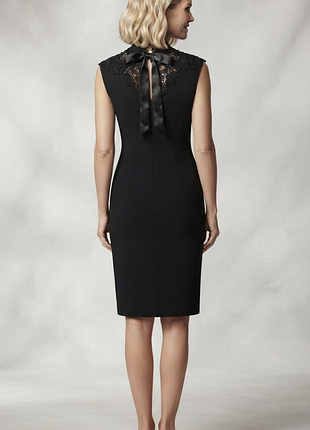 Сукня з зав'язками на шиї