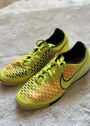 Футзалки nike