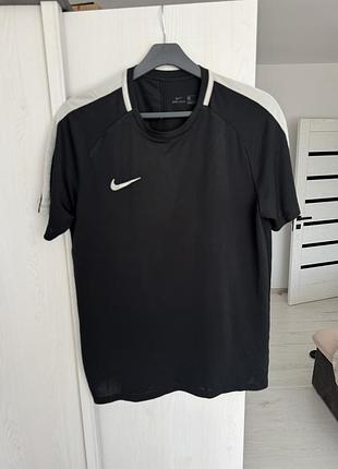 Футболка шорти nike dri fit