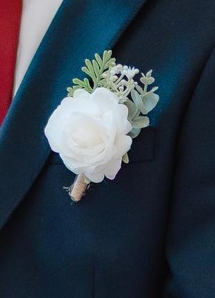Весільні бутоньєрки