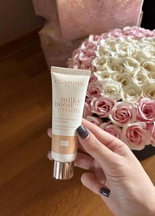 Clarins milky boost cream 02.5 відтінок