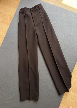 Брюки zara , жіночі прямі, шоколадного кольору , розмір s