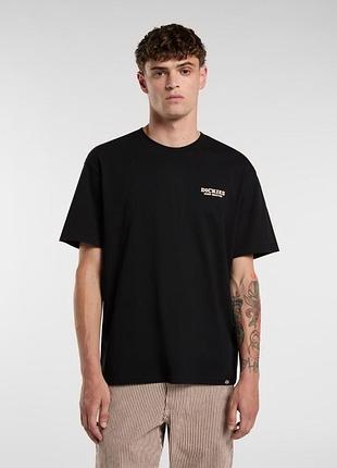Dickies  котонова футболка в чорному кольорі з масивним квітковим принтом по спині.