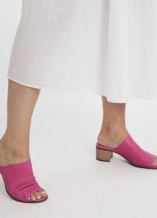 Яскраві шкіряні мюлі moda in pelle
