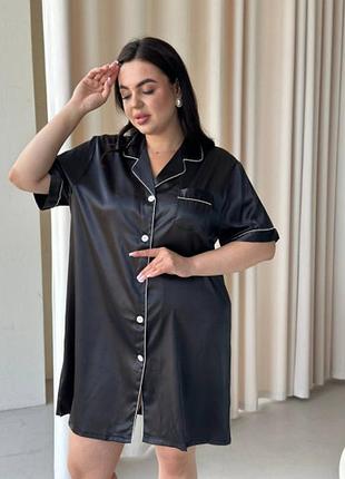 Чорна шовкова сорочка на ґудзиках plus size