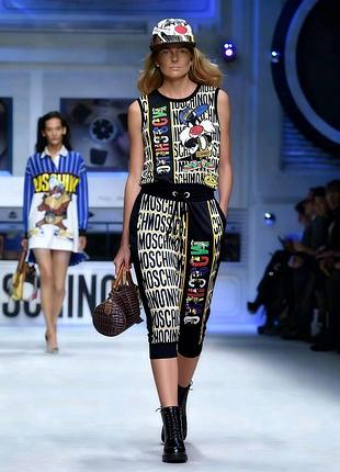 Moschino love: костюмчик з багз банні