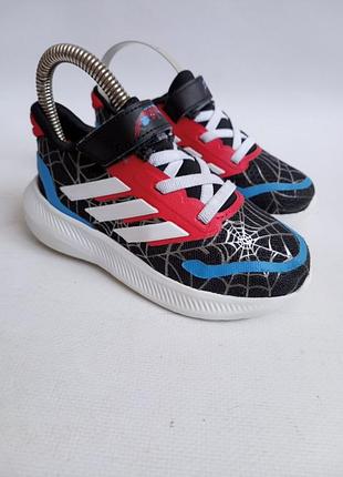 Кроссовки adidas