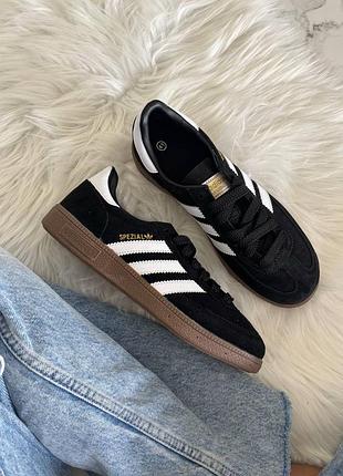Стильные кроссовки adidas spezial handball black logo