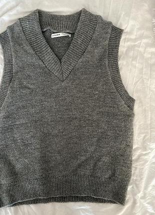 Жилет сірий теплий pullandbear