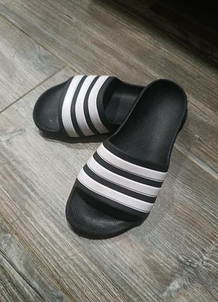 Шлепанцы adidas