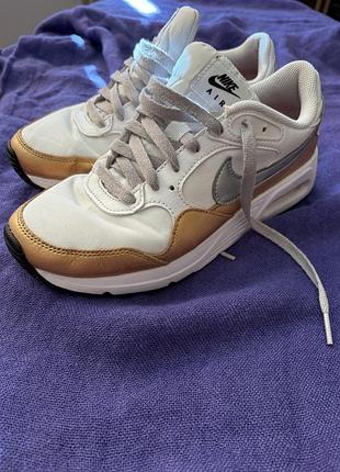 Стильні кросівки nike air (оригінал)