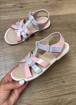 Дитячі сандалі walkright layla босоніжки для дівчинки, різнокольорові, розмір 33 (1), довжина устілки від краю до краю 22см., на вік 8років,