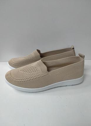 Мокасины женские бежевые с белой подошвой, легкие.
х-11998
размеры:39
цена -600грн
материал:текстиль