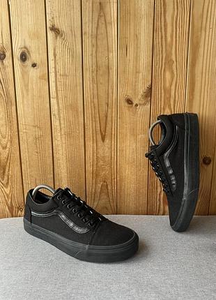 Чоловічі чорні низькі кеди взуття кросівки vans old skool