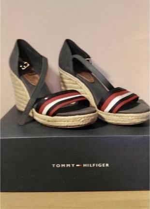 Босоніжки tommy hilfiger, натуральна шкіра, текстиль розмір 40