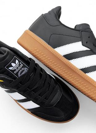 Чоловічі кросівки adidas samba чорні на коричневій