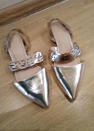 Сандалі asos
