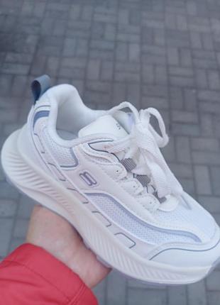 Белые кроссовки jong golf