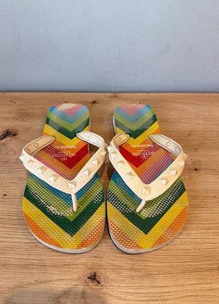 Шльопанці valentino