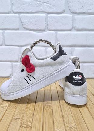 Кроссовки adidas