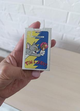 Ретро карточная игра «квартирет» (kvarteto) с героями мультфильма «том и джерри».
