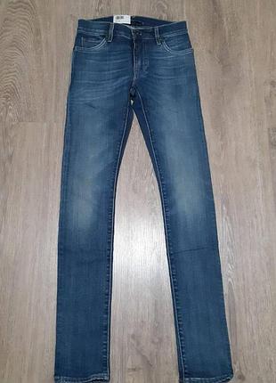 Джинси для підлітка levis розмір 23