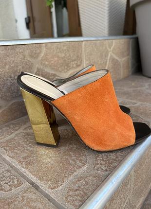 Жіночі мюлі zara