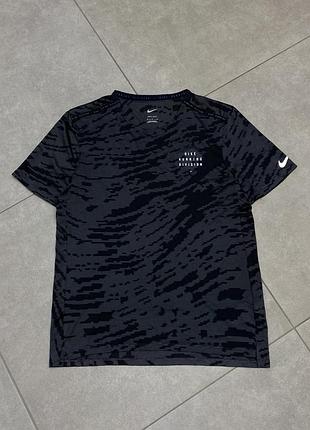 Футболка nike dri-fit running division