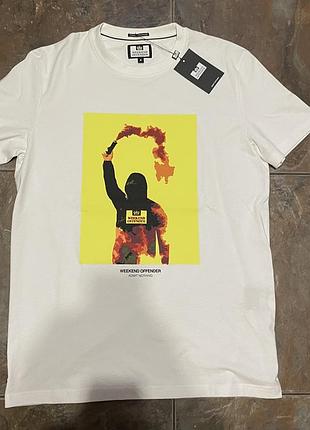 Нова футболка weekend offender