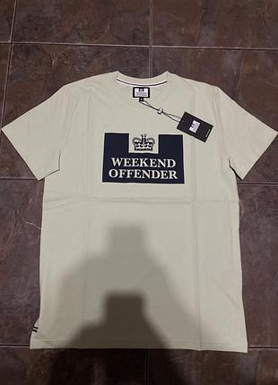 Нова футболка weekend offender