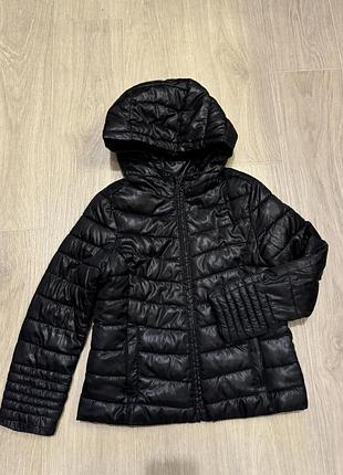 Черная куртка zara.