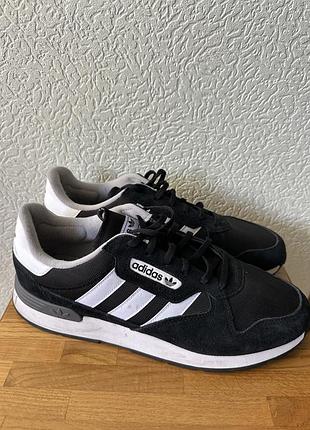 Кросівки adidas 45-46 устілка -28,5-29 си