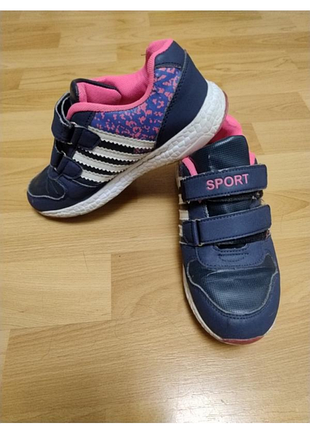 Кроссовки спорт