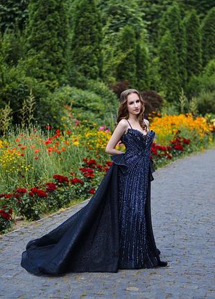 Розкішна випускна сукня