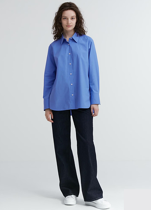 Голубая хлопковая рубашка uniqlo