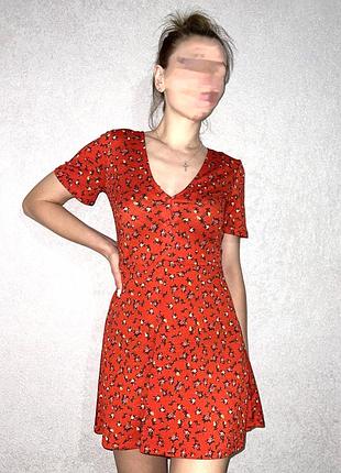 Червоне плаття zara з квітковим принтом