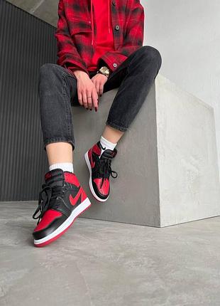 Чорно-червоні кросівки найк джордан 1 ретро унісекс nike jordan retro 1 black red 42