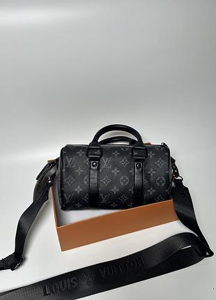 Сумка louis vuitton чорного кольору, жіноча, регульований ремень, коробка та пильник в комплекті