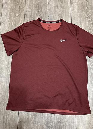 Nike спортивна футболка оригінал