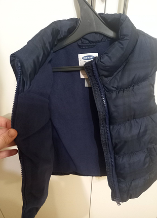 Жилетка oldnavy 5t флисовая спинка 110 см
