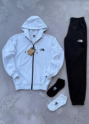 Спортивний костюм від бренду tnf