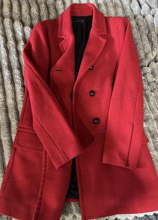 Стильне брендове пальто zara