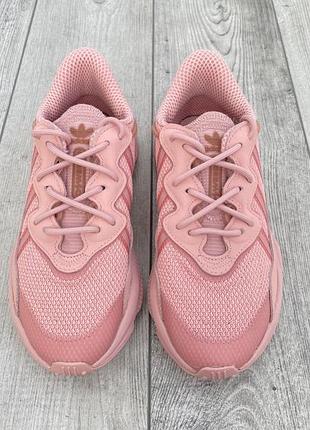 Жіночі кросівки adidas