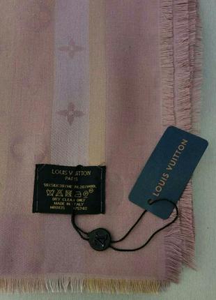 Louis vuitton шарф, платок женский сиреневый с золотистым люрексом кашемир / шелк6 фото