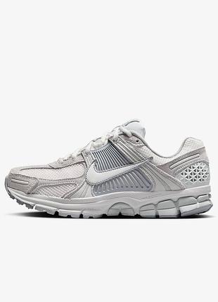 Кросівки унісекс nike zoom vomero 5 (hq0458-001) 37.5