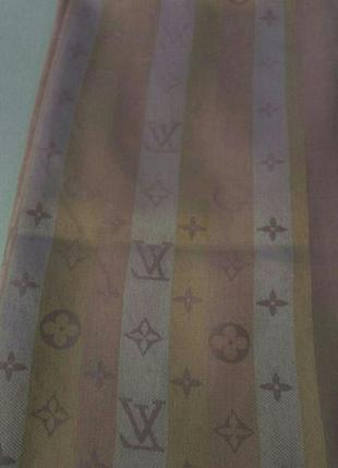 Louis vuitton шарф, платок женский сиреневый с золотистым люрексом кашемир / шелк8 фото