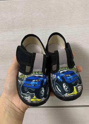 Текстильні капці