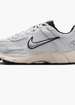 Кросівки жіночі nike wmns zoom vomero 5 white (fn6742-002)